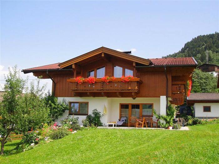 Landhaus Mitteregger 카프룬 외부 사진