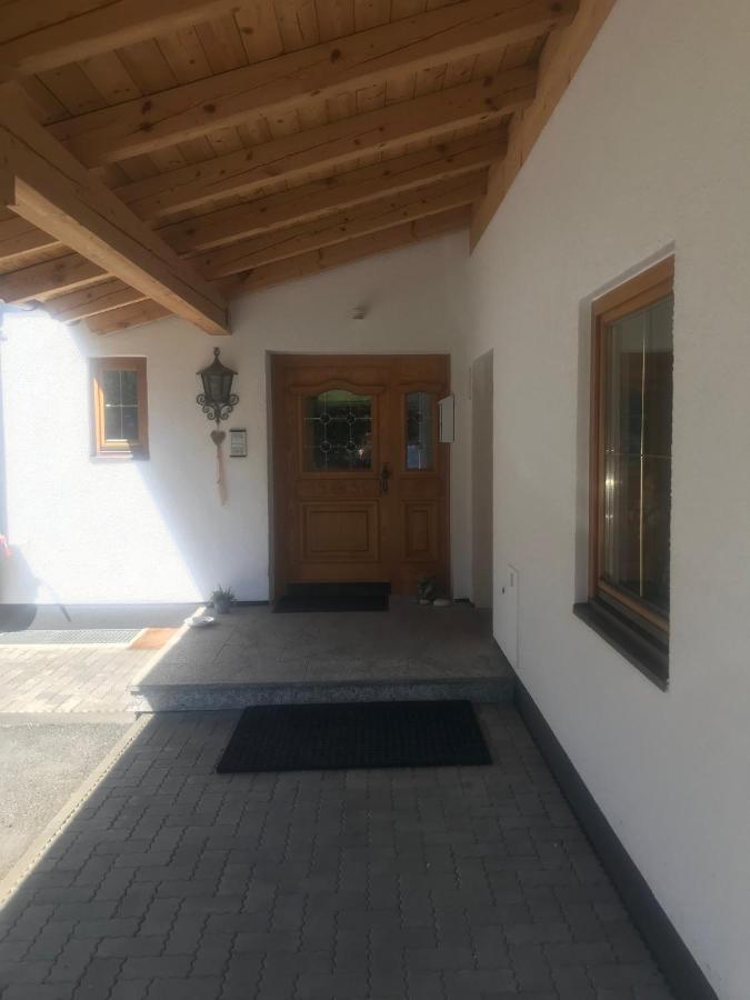 Landhaus Mitteregger 카프룬 외부 사진